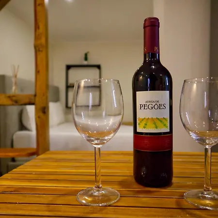 Fully Equipped In Alfama Апартаменты